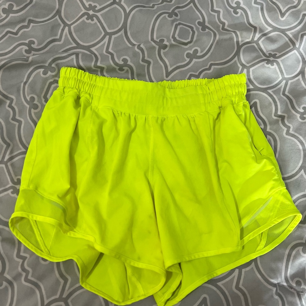 Lululemon Hotty Hot Shorts size 6